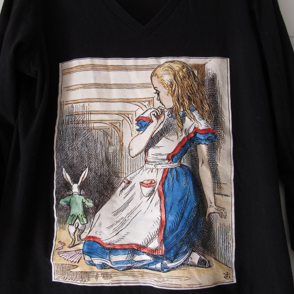 Bella Missy Tee SHirt Alice in Wonderland SZ large - Picture 8 of 11